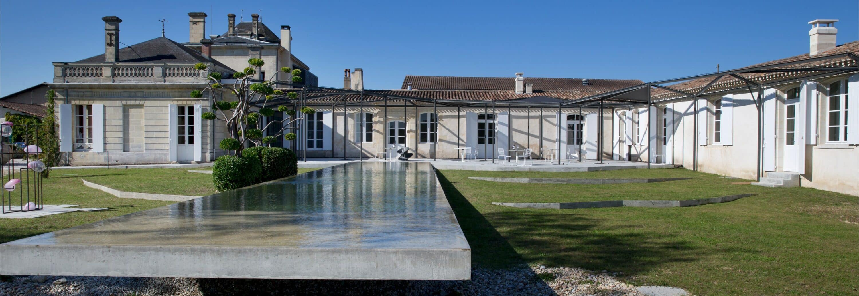 Vue des jardins du Centre d'art du Château Chasse-Spleen