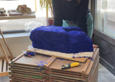 Résidence Encore à la traine avec Pauline Castra, dans les ateliers de Pastels Girault.