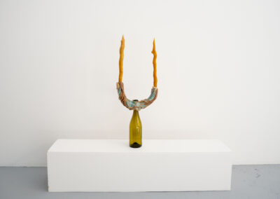 Néréides #4, sculpture, céramique emaillée, bougies en cire d'abeille, swab barcelone, Camille Benbournane