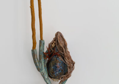 Néréides #3, céramique émaillée et bougie en cire d'abeille, sculpture, swab barcelone, Camille Benbournane
